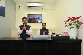 Crayon Hotels - Reception