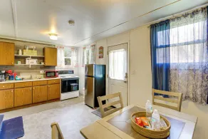1 Mi to Lakeport State Park! Bungalow w/ Patio - Interiør