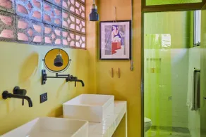 MOOD HAUS by DW - 70's Retro Stays - Bathroom
