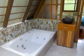 Sacha Urco Lodge -Private Cloud Forest Reserve in Mindo- 4x4 recommended March-April - Bathroom