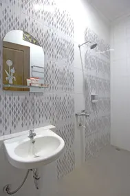 OYO 572 Omah Gedongkuning Syariah Homestay - Bathroom
