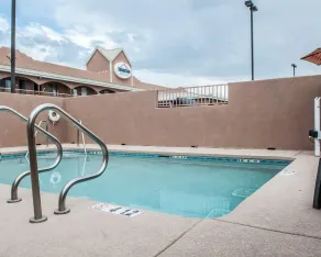Suburban Studios Alamogordo - Pool