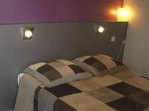 Logis Hotels- Auberge de la Tour - Hôtel et restaurant - Habitación