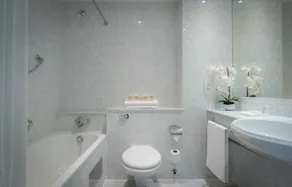 Grand Canal Hotel - Badrum
