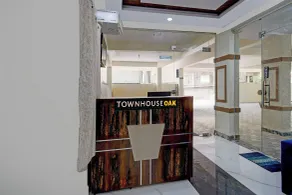 Townhouse Oak Bachupally Medical College Formerly SV Hotels - Saguão