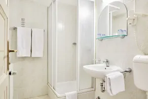 Hotel Astoria - Bathroom