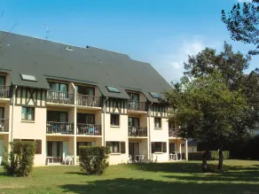 Lagrange Vacances Les Résidences à Cabourg - Front of property
