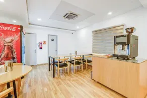 UPAR Hotels Nungambakkam Nearby US Consulate Apollo hospital Sankara Nethralaya - Restaurant