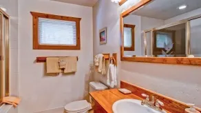 Meraviglie Scenic e Scenic Piccolo è un duplex 6 camere da letto, con due 3 camere da letto, due unità da bagno, che c ... - Bagno