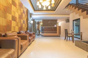 RedDoorz Plus near Sepinggan Airport 3 Balikpapan - Reception