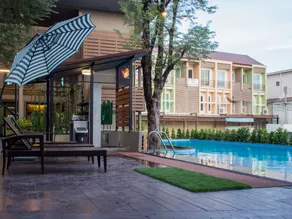 Romyen Garden Place - Piscine