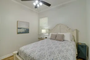 Luxury Lakefront Retreat w/ Deck & Patio! - Innvendig