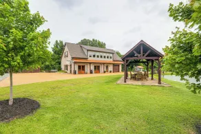 Farm & Lake Views: Rural Mississippi Loft Apt - Interiør