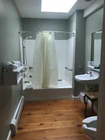 Essex Street Inn & Suites, an Ascend Collection Hotel - Baño