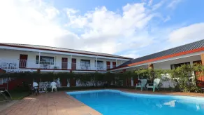 Bk's Counties Motor Lodge - Pool