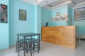 RedDoorz near Solo Balapan Station - Reception