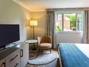 Bush Hotel Farnham - Room