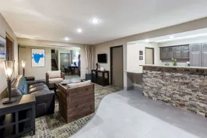 Super 8 by Wyndham Spirit Lake/Okoboji - Lobby