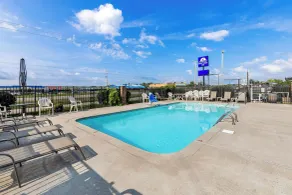 Americas Best Value Inn McMinnville - Piscina