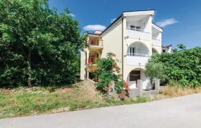 Amazing Home in Hodilje With Wifi and 2 Bedrooms - Udendørsområde