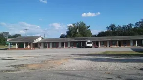 Royal Inn - Image 1