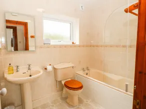 Bryn Meilw - Bathroom