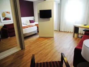 Quality Suites Alphaville - Room