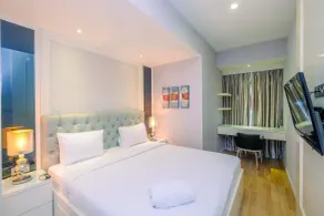 Spacious with City View 2BR Apartment at Casa Grande Residence By Travelio - Værelse