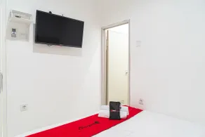 RedDoorz near Tarumanagara University - Chambre