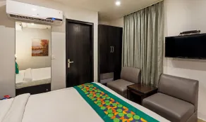 Treebo Chandigarh Grand - Room