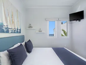 Elena Seafront Luxury Apartments - Chambre