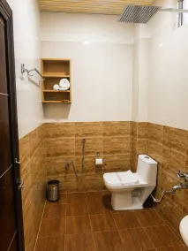 Hotel Shiny Grand - Best Hotel Near Guwahati LGBI Airport, 5 Minutes from Airport, Free Breakfast, Borjhar - Bathroom