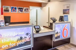 Motel 6-Bakersfield, CA - East - Hall