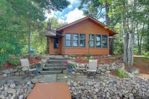 Lakefront Cabin w/ Private Dock & Fire Pit! - Interiør