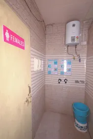 Laxmi Dormitory - 2 mins walk from Prem Mandir - Badrum