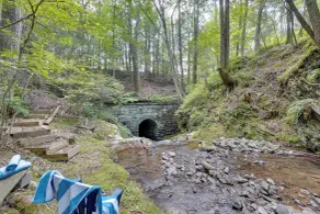 Creek Dips & Smores: Catskills Gem - Interiör