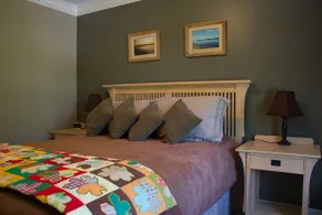 Genelle House B&B Guest House - Chambre