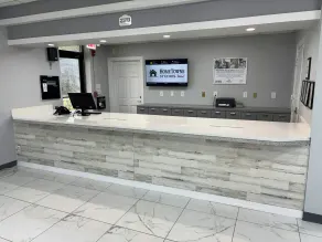 HomeTowne Studios by Red Roof Birmingham - Airport - Rezeption
