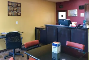 Econo Lodge Purcell - Lobby