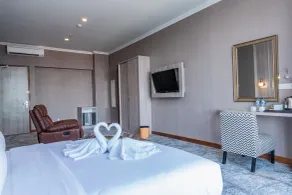 Goldvitel Hotel Surabaya - Room