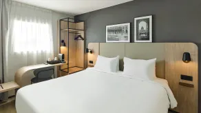 Campanile PRIME - Paris - Porte de Bagnolet - Room