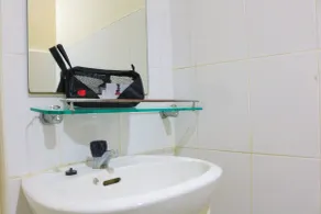 RedDoorz Plus @ Mabolo Cebu - Bathroom