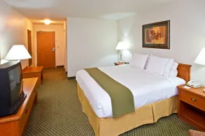 Holiday Inn Express Hotel & Suites by IHG - Zimmer