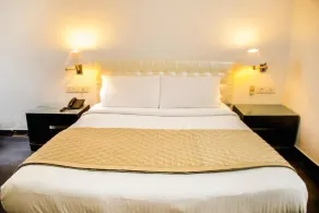 Hotel IP Swarn near Anand Vihar Vaishali Ghaziabad - Room