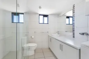 Langley Park Apartments - Bathroom