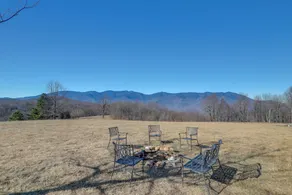 Dog-friendly Burnsville Cabin Rental Near Hiking! - Interiör