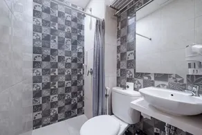 Hotel Neo Plus Airport Jakarta - Bathroom