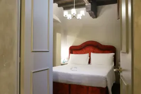 Numa Florence Palazzo San Niccolò - Room
