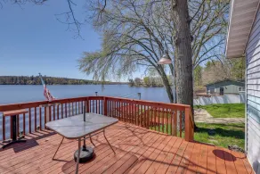Waterfront Cabin w/ Boat Slip & Views in Croton! - Interni