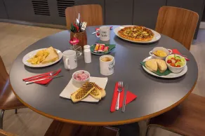 Stableside Hostel at York Racecourse - Restaurant
